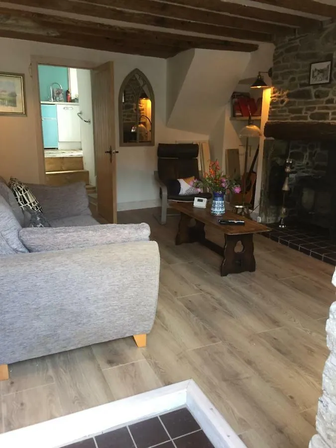 Little Pinfold Cottage Skipton 0*,